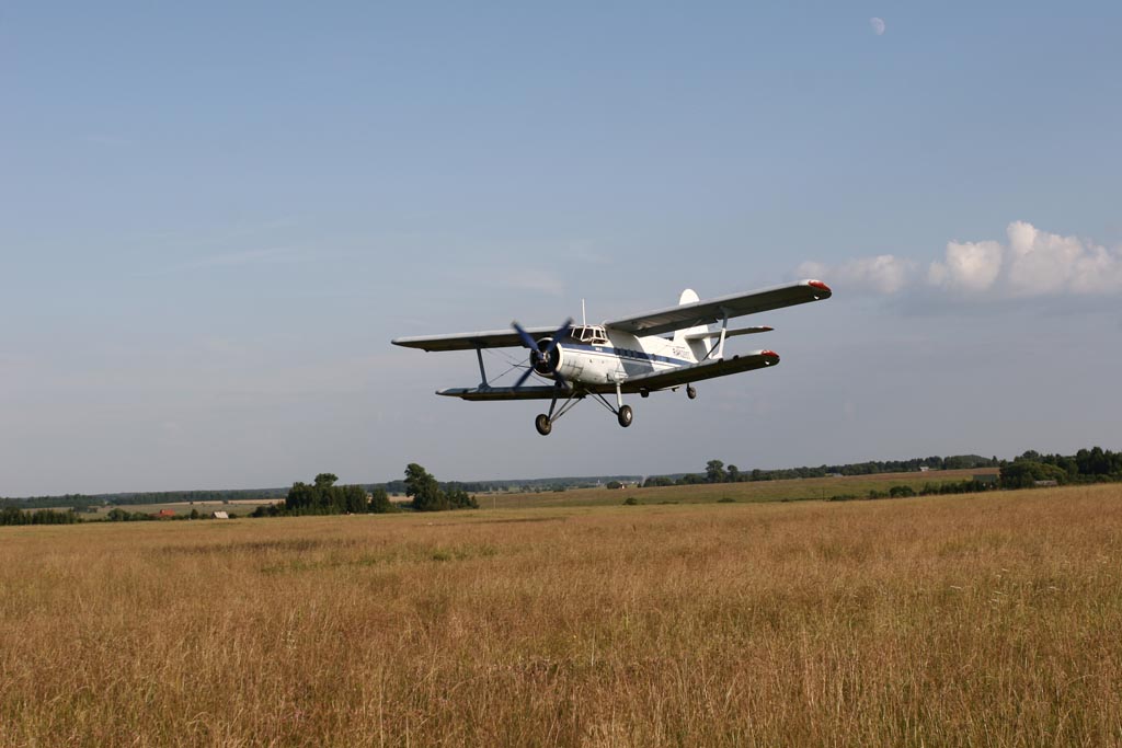 АН-2 на посадке